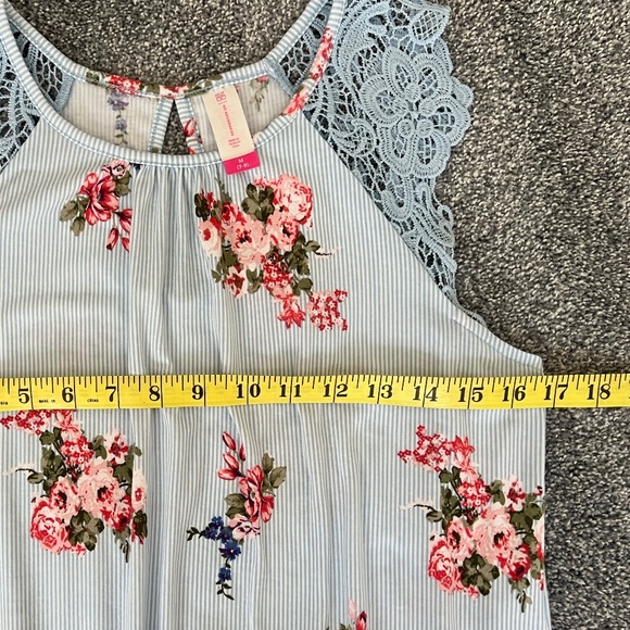 No Boundaries blue/white pinstripe floral blouse with lace M - Picture 6 of 7